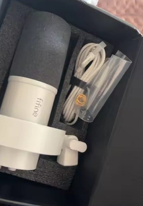 Cheap professional microphone kit available on AliExpress