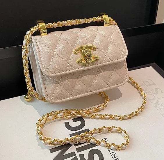 Handbag inspired by top luxury brand sold on DHgate